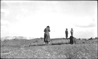 Ruby Woolf taking picture of Charles Custis, Charles Harold, and Dorothy
