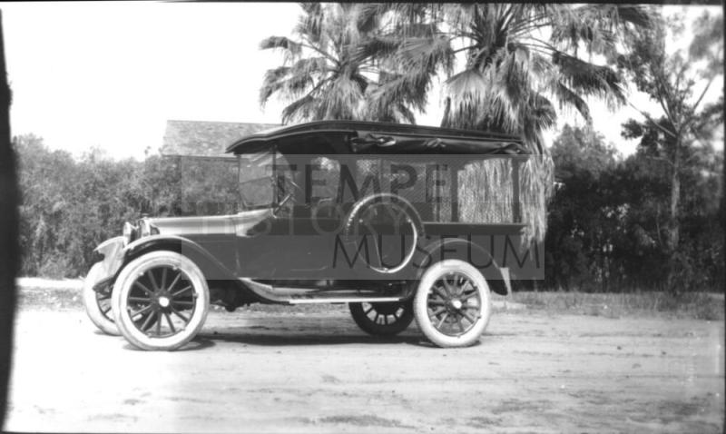 Woolf family car