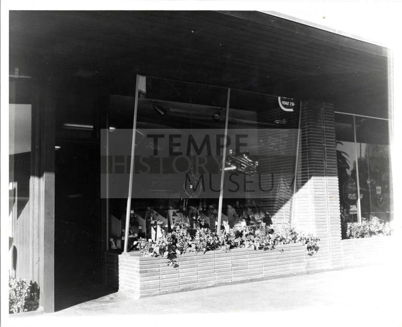 Photograph - Front of Fashion Bootery