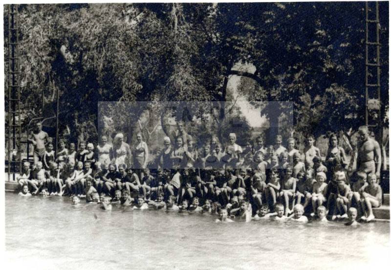 Tempe Union High School Reunion Documents - Tempe Beach Pool Yearbook Photo