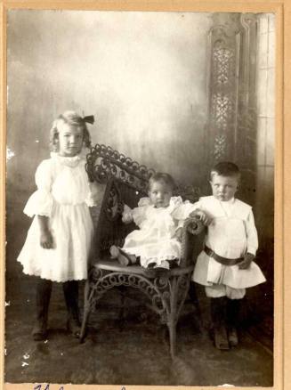 Photo of Thelma, Irene, and Everett Cummins