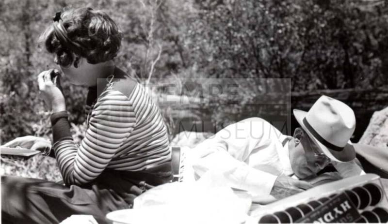 Frank and Minnie Raymond on a Picnic