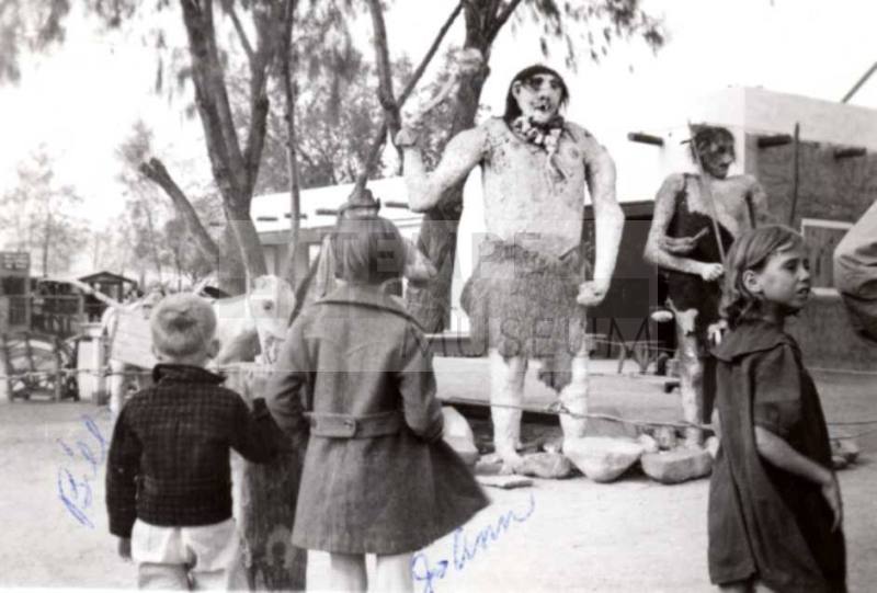 Bill and Joann Attend a Hawaiian Themed Event