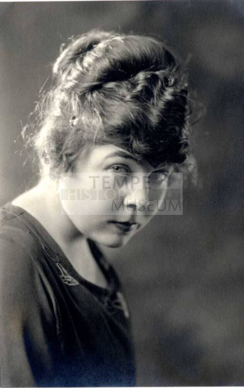 Portrait Photo of Blanche (Cummins) Nettle