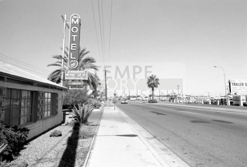 Lazy 8 Motel and Desert Rest Motel