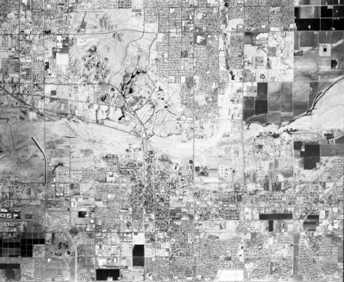 Aerial photograph of Tempe and the Salt River
