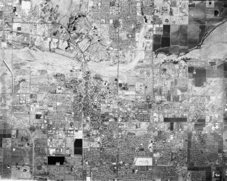 Aerial photograph of Tempe and the Salt River