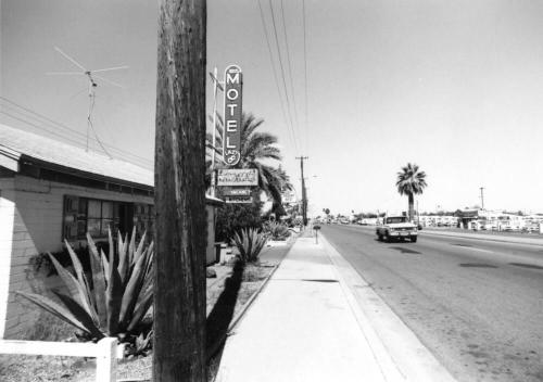Lazy 8 Motel, Apache Blvd.