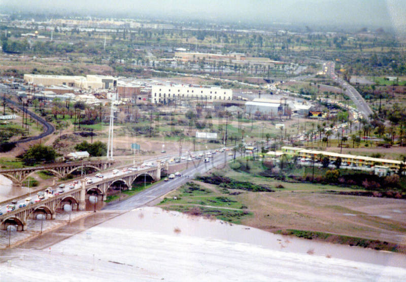 Salt River flood, Mill Avenue Bridge
