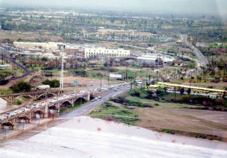 Salt River flood, Mill Avenue Bridge