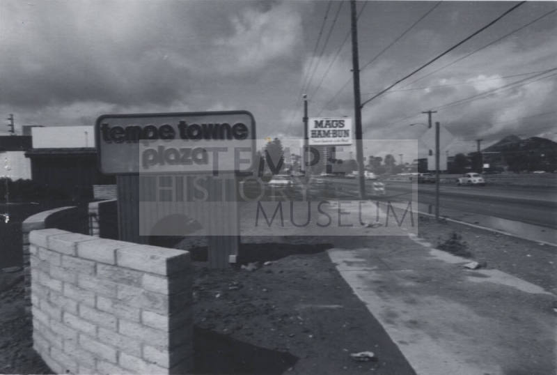 Tempe Towne Plaza - 933 East University Drive, Tempe, Arizona