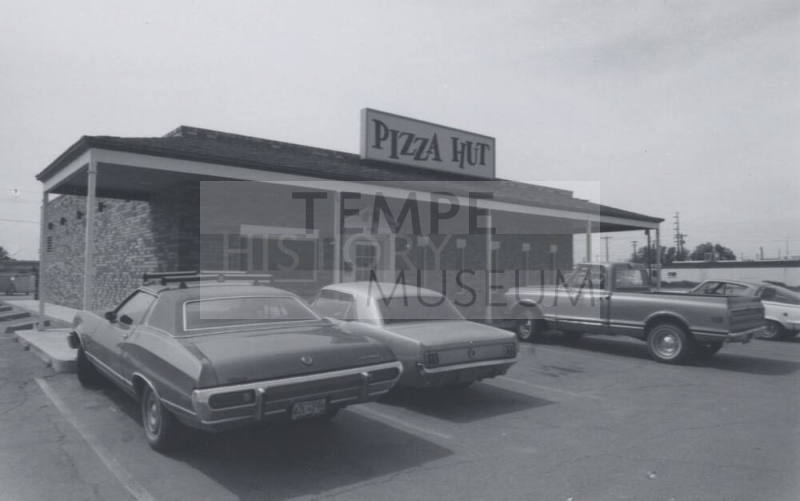 Pizza Hut - 955 East University Drive, Tempe, Arizona
