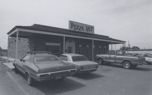 Pizza Hut - 955 East University Drive, Tempe, Arizona