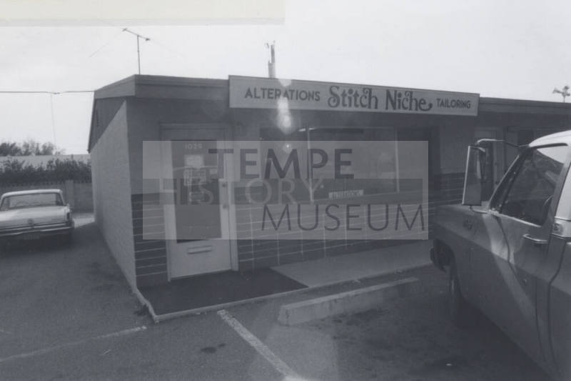 Stich Niche Tailoring/Alterations - 1029 West University Drive, Tempe, Arizona