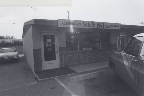 Stich Niche Tailoring/Alterations - 1029 West University Drive, Tempe, Arizona