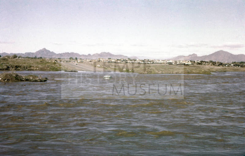 32nd Street Crossing Salt River