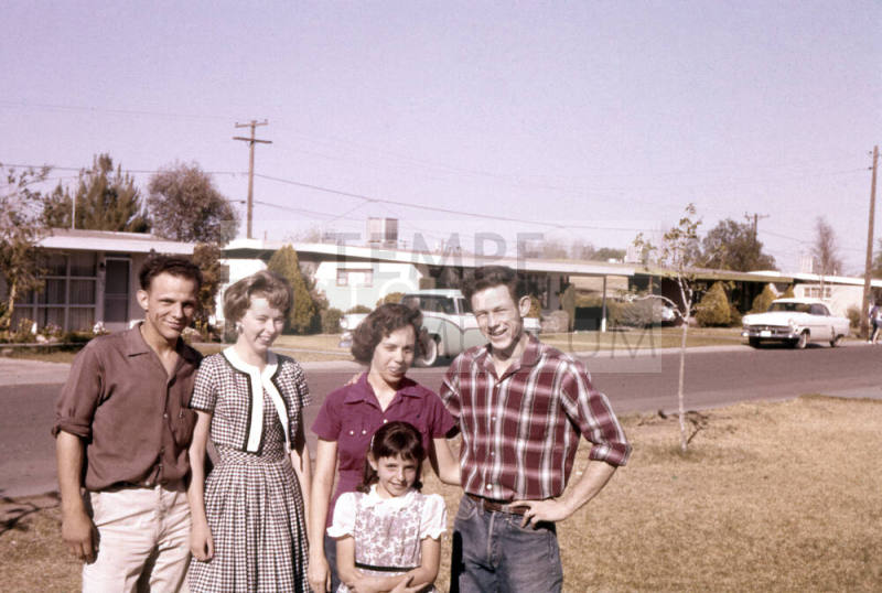 David Phillips, Peggie Leslie, Lois, Earl Jr, and Ruth