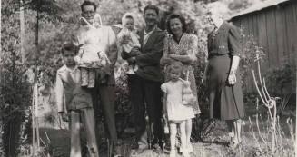 Austin Family Group Photo