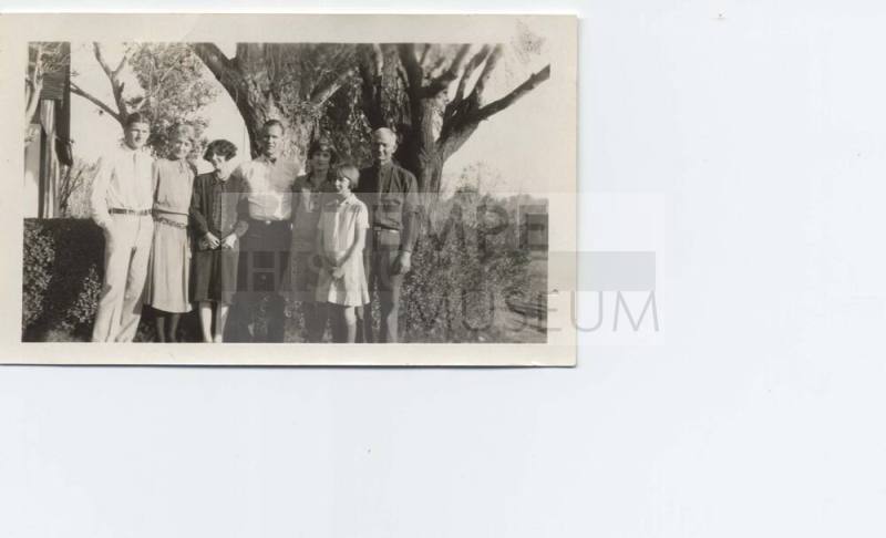 Linzy Austin Family Photo, 1926