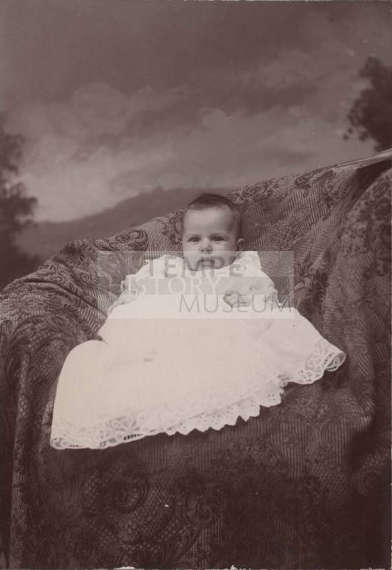 Elsie Maria Austin Jakle as Baby