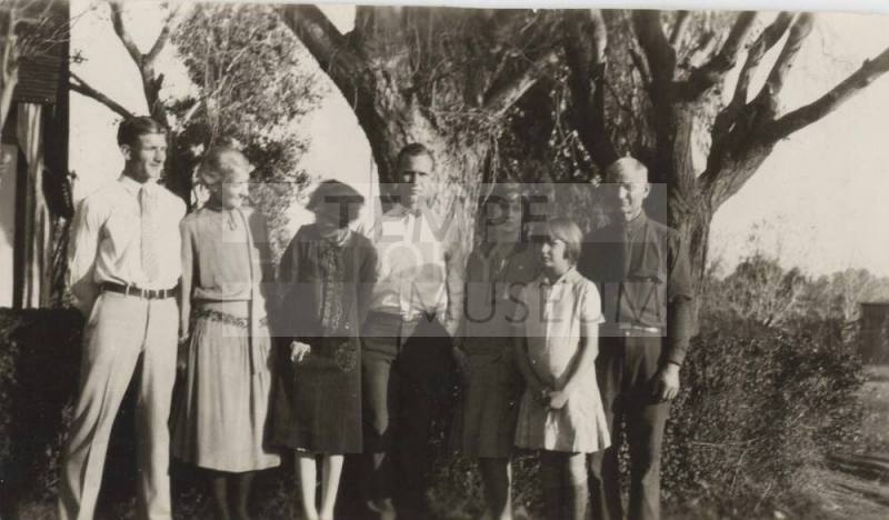 Linzy Austin Family Photo 1926