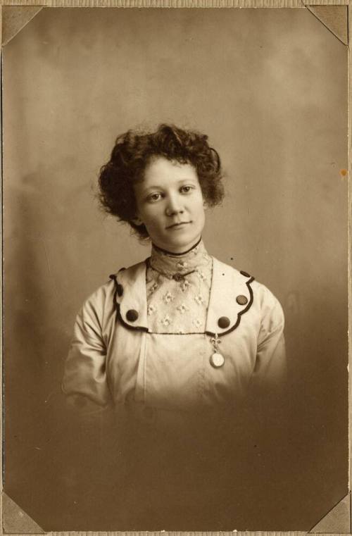 Bertrande hendrix 1918