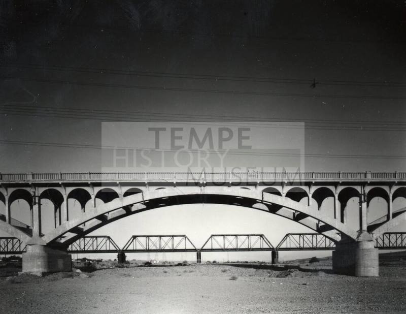 Ash Avenue Bridge Arch Rib View Pier to Pier