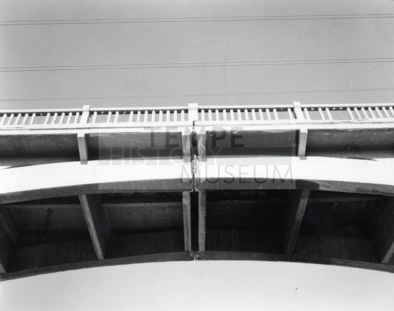 Ash Avenue Bridge Crown Hinge and Deck Expansion Joint