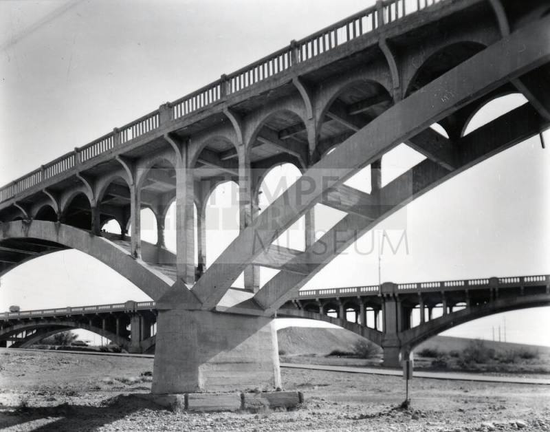 Ash Avenue Bridge Pier Hinges, Spandrel Arches, and Overhang Brackets