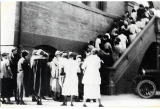 Students Entering Old Main
