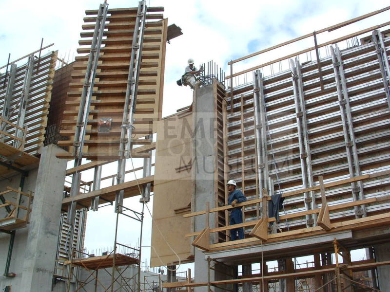 Tempe Center for the Arts construction photograph-Lowing a Wall