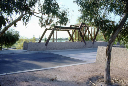 Kiwanis Park bridge and lake