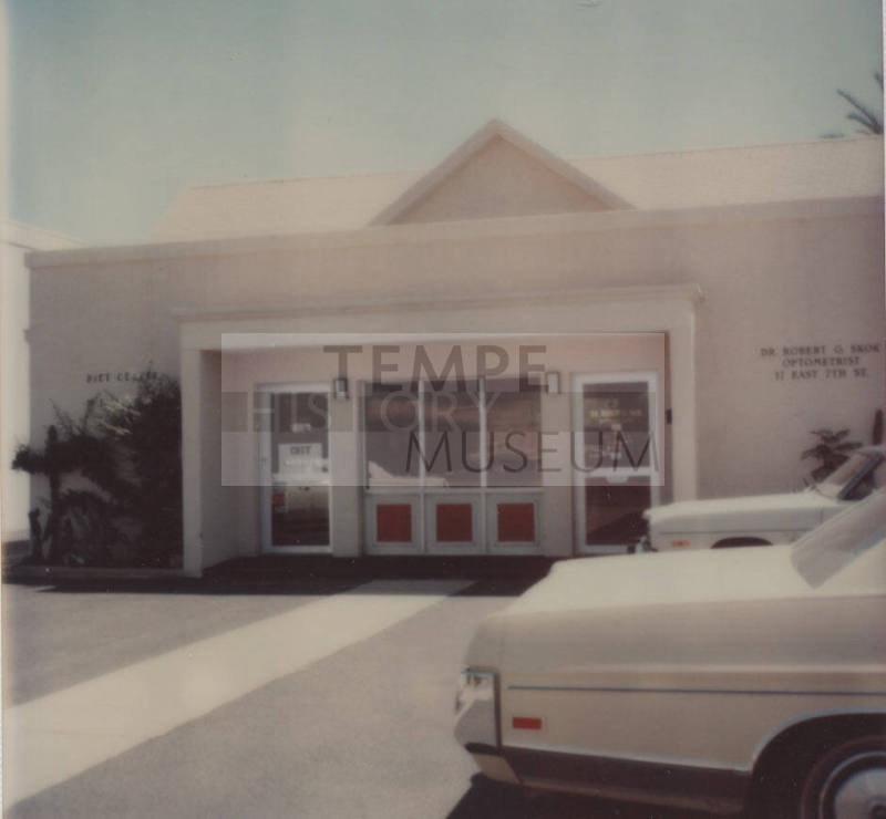 Dr. Robert G. Skok-Optometrist - 19 East 7th Street, Tempe, Arizona