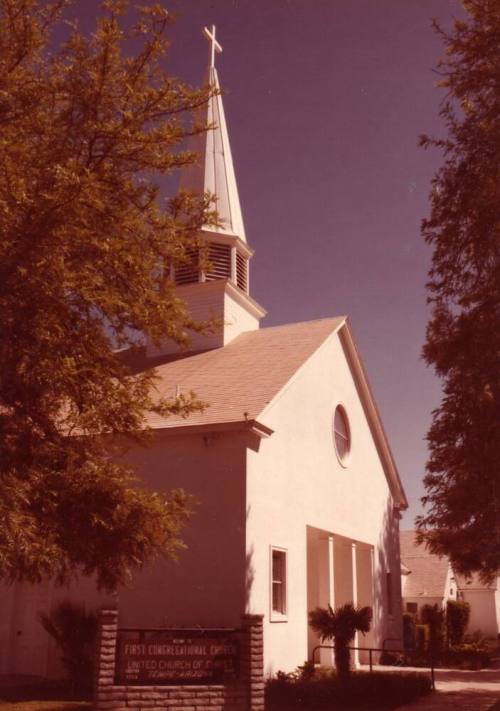 Photograph of new First Congregational Church of Tempe from sign side
