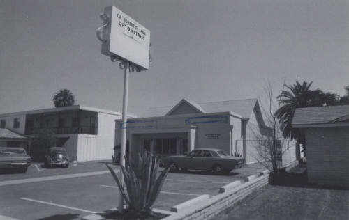 Dr. Robert G. Skok-Optometrist - 17 East 7th Street, Tempe, Arizona