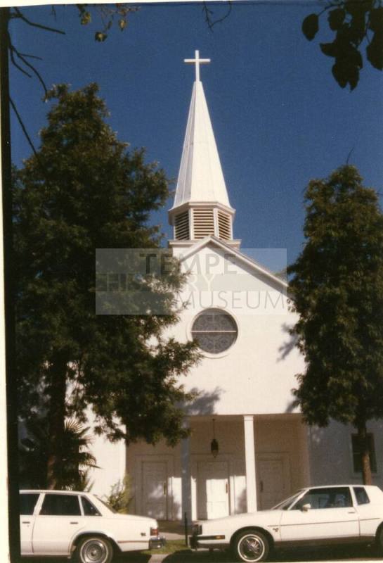 Photograph of the front of First Congregational Church of Tempe