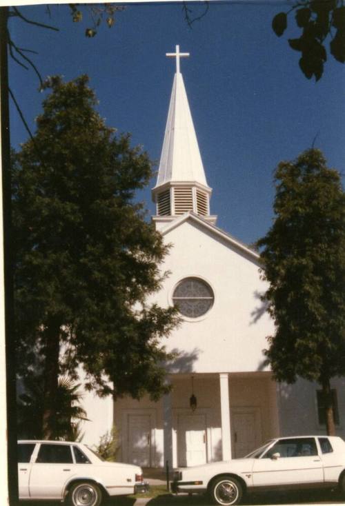 Photograph of the front of First Congregational Church of Tempe
