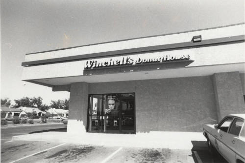 Winchell's Donut House - 4 East 10th Street, Tempe, Arizona