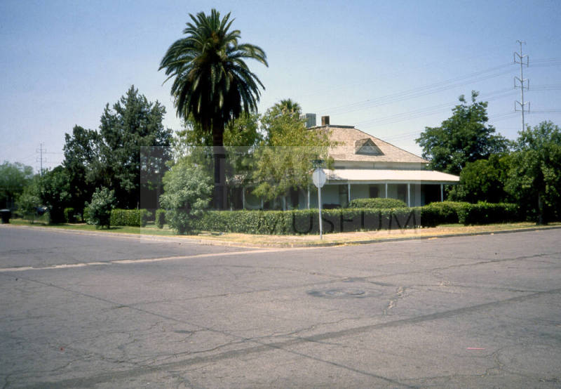 Brown Strong Reeves House, 604 S. Ash Avenue