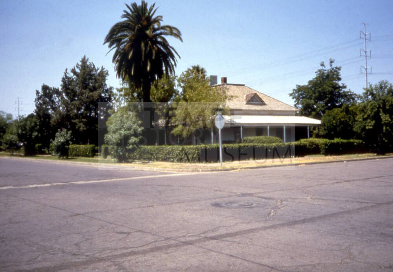 Brown Strong Reeves House, 604 S. Ash Avenue