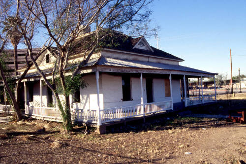 Brown Strong Reeves House, 604 S. Ash Avenue