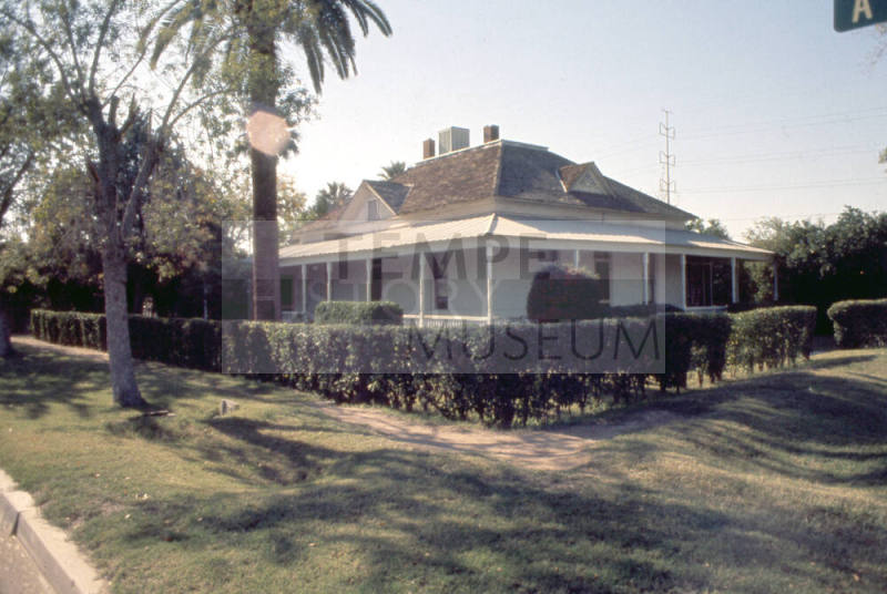 Brown Strong Reeves House, 604 S. Ash Avenue