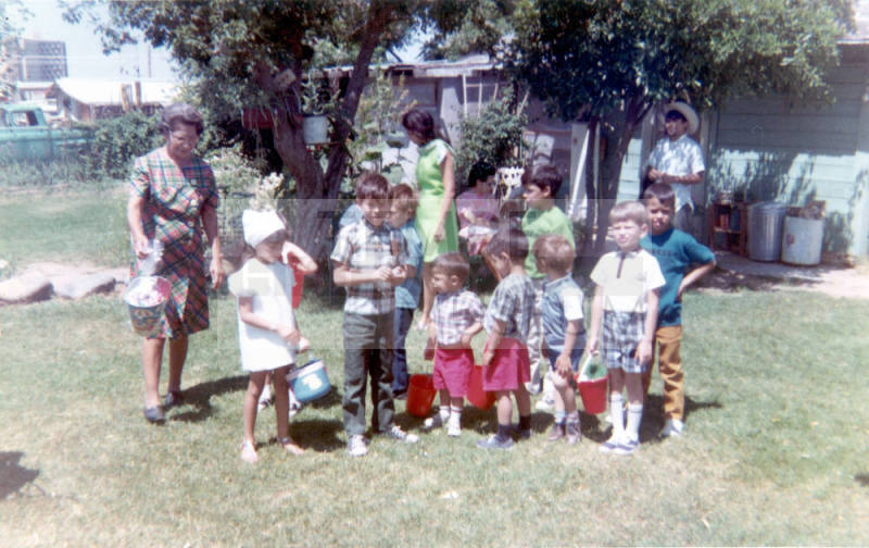 Children and women at Easter at Elias-Rodriguez house