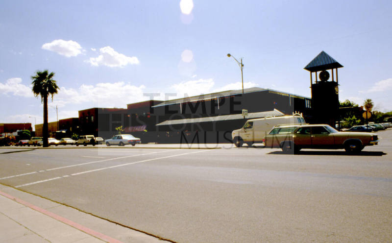 Mill Ave. Shops, 414 S. Mill Ave.