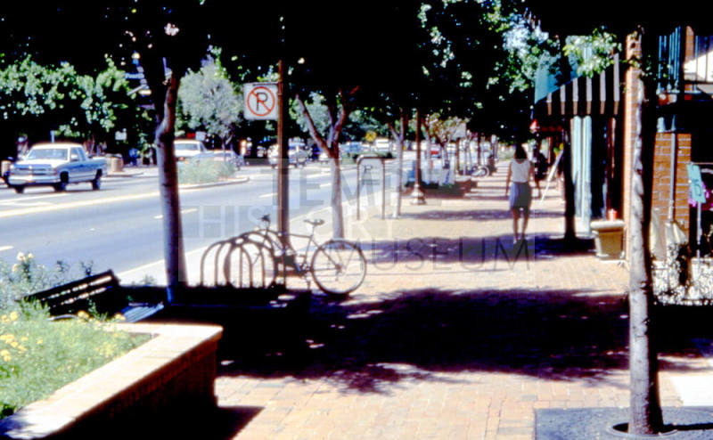 Mill Ave. Streetscape street scene