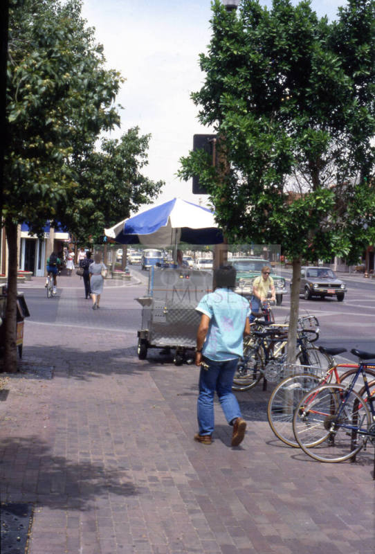 Mill Ave. Streetscape - street scene