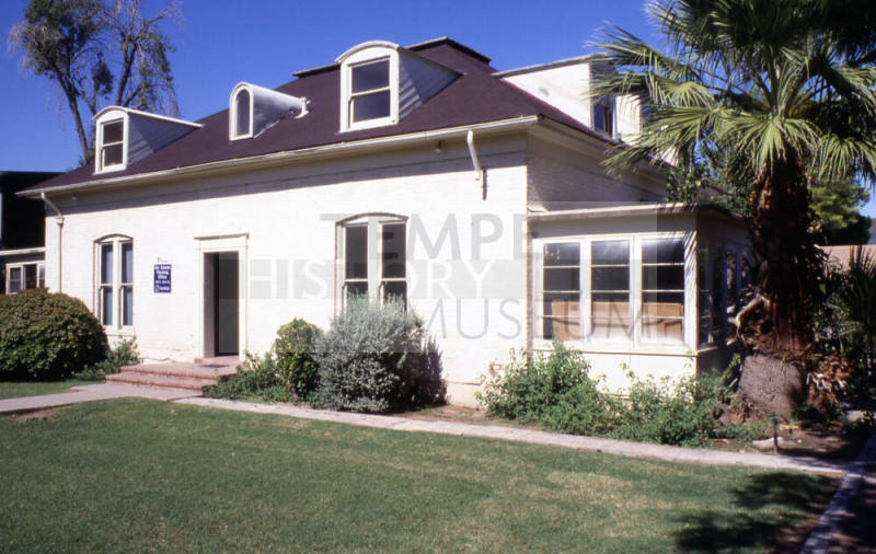 Wolf-Sachs-Goodwin House, 116 E. 6th Street