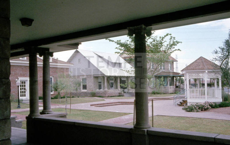 Olde Towne Square, 150 S. Ash Ave.