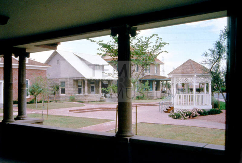 Olde Towne Square, 150 S. Ash Ave.