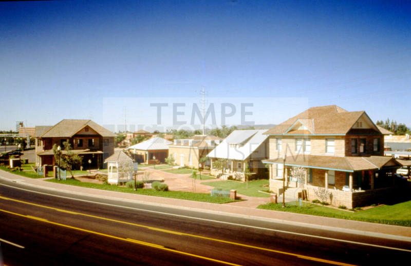 Olde Towne Square, 150 S. Ash Ave.